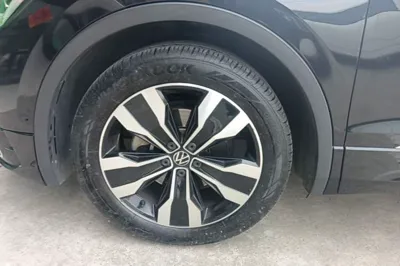 Volkswagen Tiguan L 2022, 122200 км, за 104674.45 CNY - фото 8