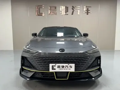 Changan UNI-V 2023, 32000 км, за 65800 CNY