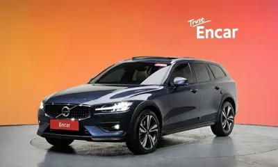 Volvo V60 · 2021 год