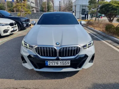 BMW 5-Series · 2024 год