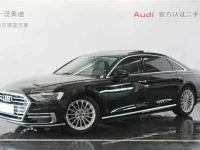 Audi A8 · 2022 год