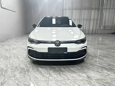 Volkswagen Golf 2022, 30000 км, за 137800 CNY - фото 2
