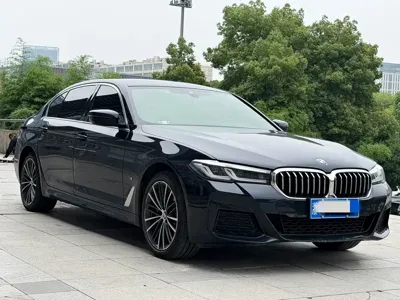 BMW 5 Series 2023, 60000 км, за 209800 CNY