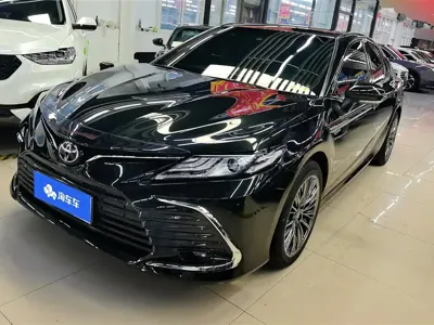 Toyota Camry · 2022 год