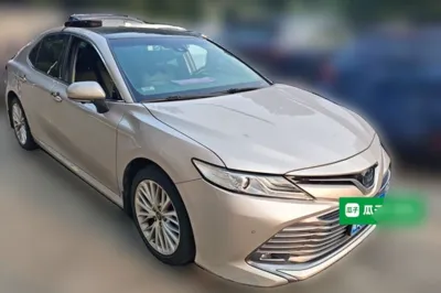 Toyota Camry 2019, 60500 км, за 98781.29 CNY