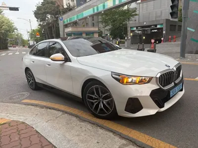BMW i5 2026, 854 км, за 57000000 KRW