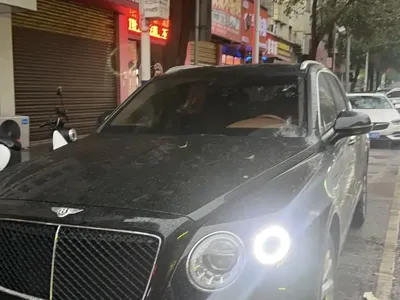 Bentley Bentayga · 2019 год