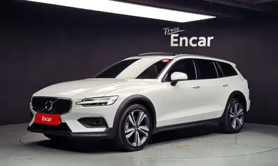 Volvo V60 · 2020 год