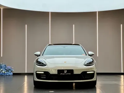 Porsche Panamera 2022, 28000 км, за 688000 CNY