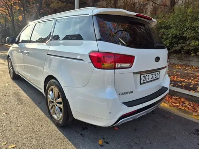 Kia Canival 2018, 123200 км, за 12990000 KRW