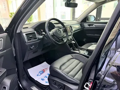 Volkswagen Teramont 2019, 75400 км, за 99800 CNY