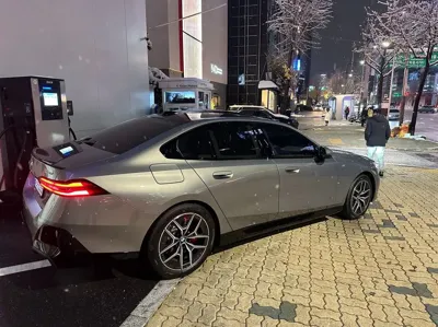 BMW 5-Series 2025, 35000 км, за 61810000 KRW