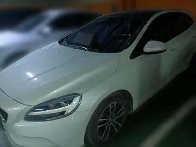 Volvo V40 · 2017 год