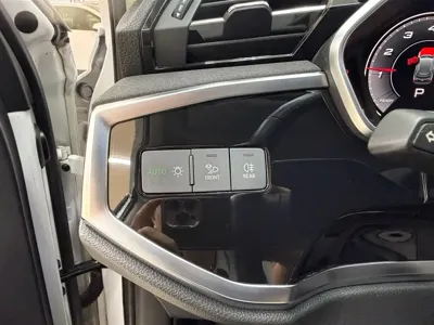 Audi Q3 2023, 23000 км, за 199800 CNY - фото 9