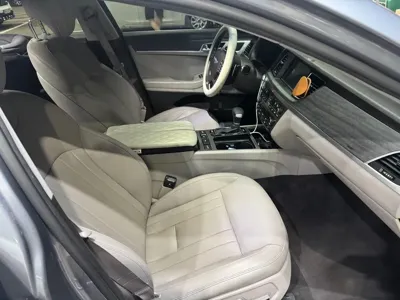 Hyundai Genesis 2015, 127000 км, за 8640000 KRW