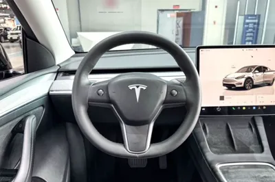 Tesla Model Y 2023, 46300 км, за 215923.9 CNY - фото 36
