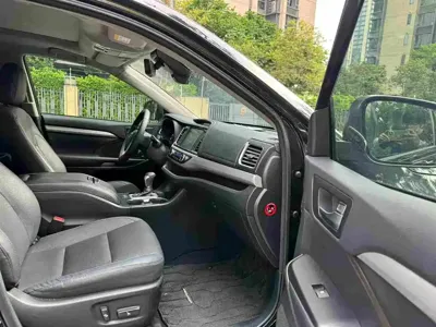 Toyota Highlander 2019, 70000 км, за 103800 CNY - фото 8