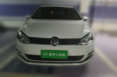 Volkswagen Golf 2015, 121800 км, за 48528.35 CNY