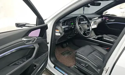 Audi e-tron 2022, 102242 км, за 49900000 KRW - фото 10