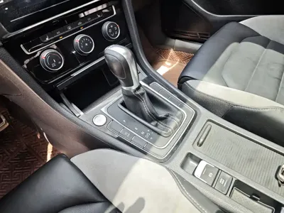 Volkswagen Golf 2020, 70000 км, за 68800 CNY
