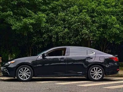 Lexus ES 2017, 136000 км, за 125000 CNY