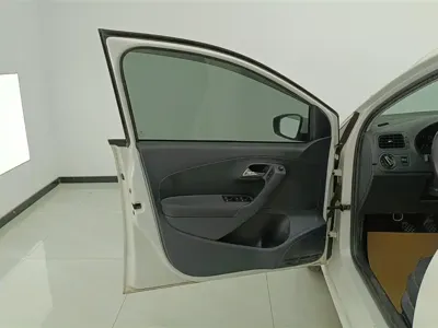 Volkswagen Polo 2017, 73900 км, за 25800 CNY - фото 7