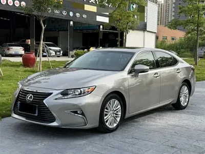 Lexus ES · 2017 год