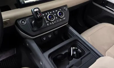 Land Rover Defender 2022, 88372 км, за 73000000 KRW - фото 9