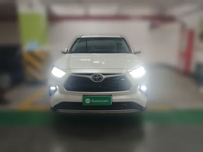 Toyota Highlander 2024, 11700 км, за 227691.18 CNY