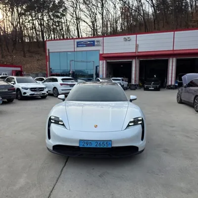 Porsche Taycan · 2023 год
