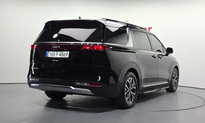 Kia Canival 2023, 58167 км, за 29000000 KRW