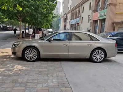 Audi A8 2013, 98000 км, за 108000 CNY