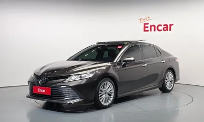 Toyota Camry · 2019 год