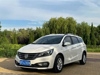 Baojun 310W 2017, 60000 км, за 15000 CNY - фото 1
