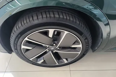 Li Auto L9 2025, 4100 км, за 362517.79 CNY - фото 8