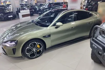 Xiaomi Auto SU7 · 2024 год