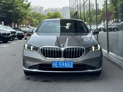 BMW 5 Series 2024, 30000 км, за 278500 CNY