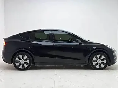 Tesla Model Y 2023, 20000 км, за 157800 CNY