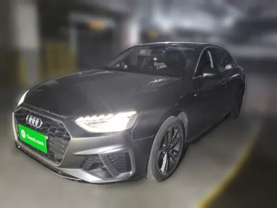 Audi A4L · 2022 год