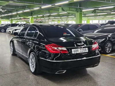 Hyundai Genesis 2009, 210000 км, за 2990000 KRW