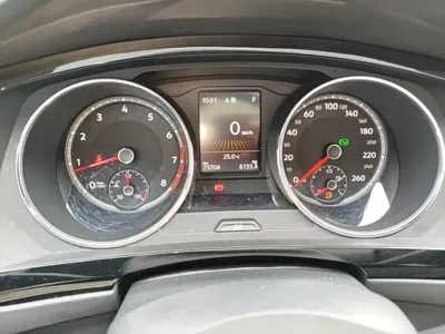 Volkswagen Tiguan L 2019, 73700 км, за 70800 CNY - фото 12