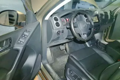 Volkswagen Tiguan 2016, 15600 км, за 66409.36 CNY - фото 13