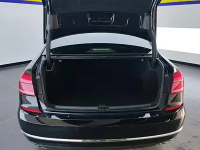 Volkswagen Passat 2017, 80300 км, за 60599 CNY