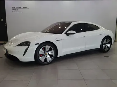 Porsche Taycan · 2022 год
