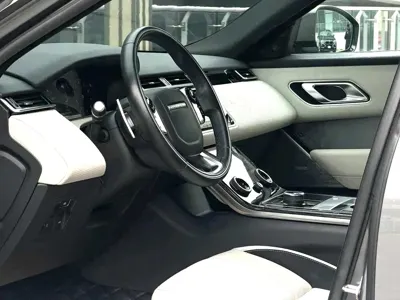 Land Rover Velar 2018, 70000 км, за 188000 CNY