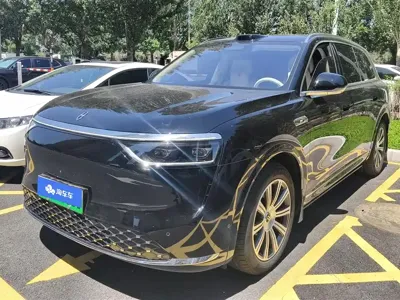 AITO 问界 AITO M8 · 2025 год