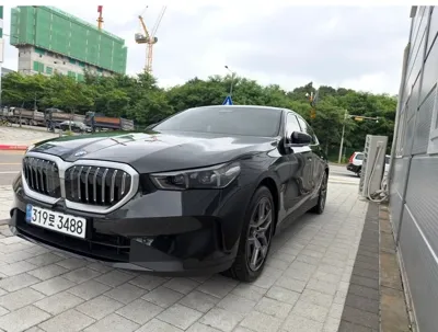 BMW 5-Series 2025, 27000 км, за 60630000 KRW - фото 3