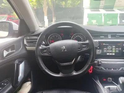 Peugeot 408 2015, 81500 км, за 21900 CNY