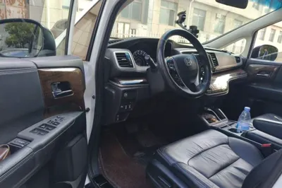 Honda Odyssey 2017, 131000 км, за 86793.44 CNY - фото 16