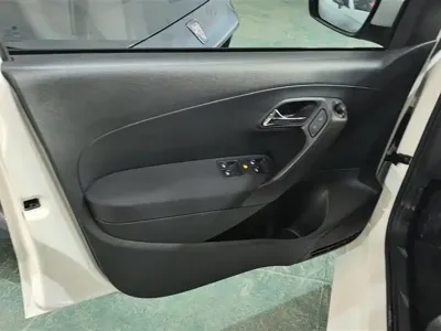 Volkswagen Polo 2018, 80000 км, за 40900 CNY - фото 6